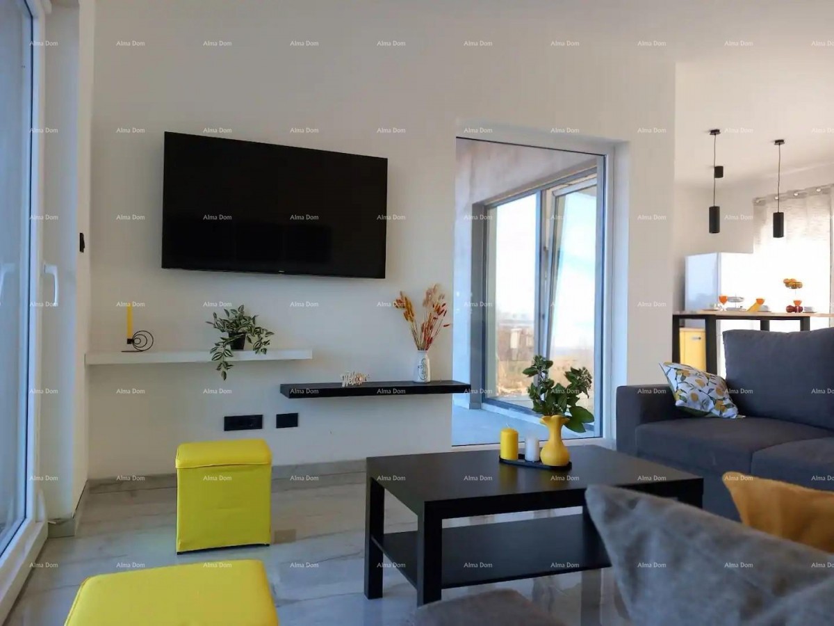 V okolici Marčane je naprodaj enonadstropna hiša z bazenom 8