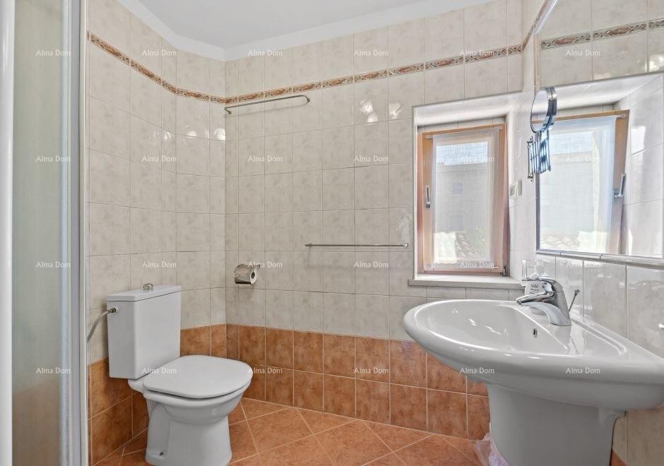 Prodaje se renovirana istarska kuća s bazenom – Kanfanar, 208 m², dva objekta 19
