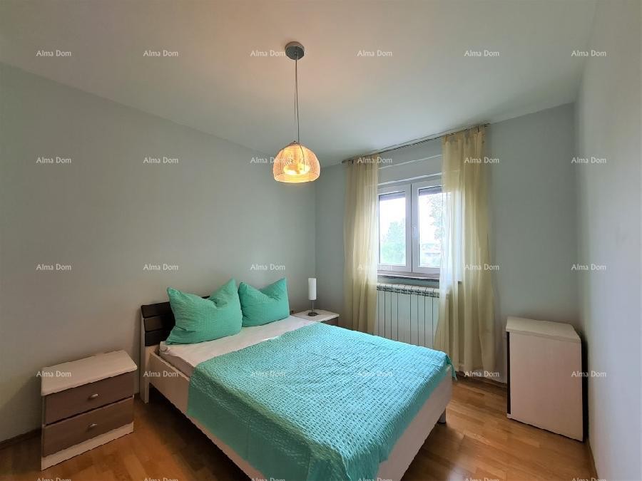 Ližnjan u prodaji  jedna velika i jedna mala kuća. 9