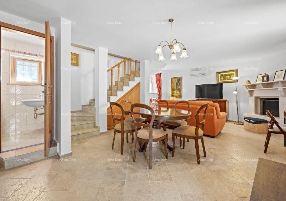 Prodaje se renovirana istarska kuća s bazenom – Kanfanar, 208 m², dva objekta 12