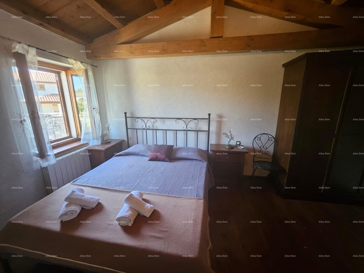 COMPLEX OF STONE HOUSES WITH 5 RESIDENTIAL UNITS – TINJAN 24