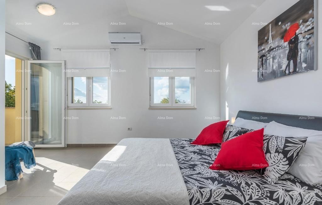 Počitniška hiša z bazenom in velikim vrtom 25