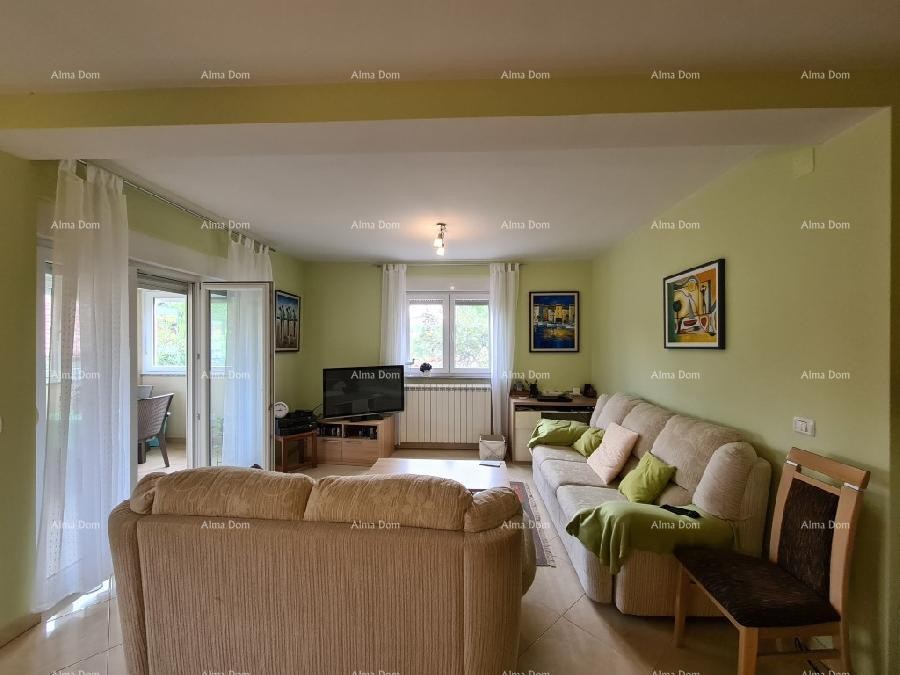 Ližnjan u prodaji  jedna velika i jedna mala kuća. 31