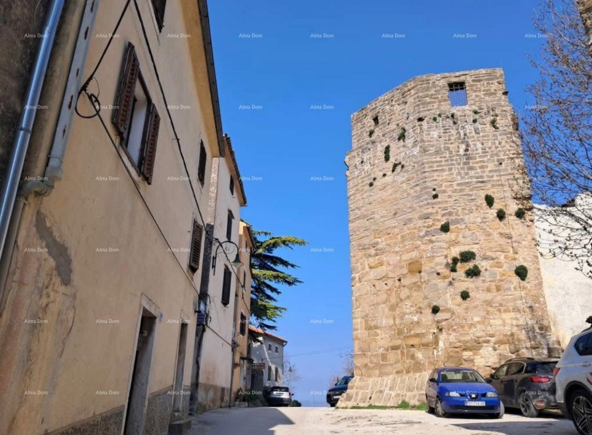 Buje! Casa su tre piani in centro 1