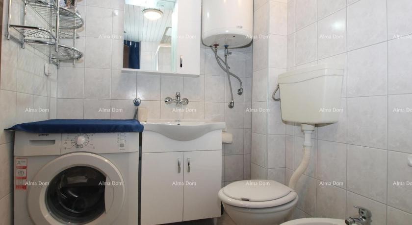 KUĆA SA TRI  APARTMANA,  MEDULIN 25