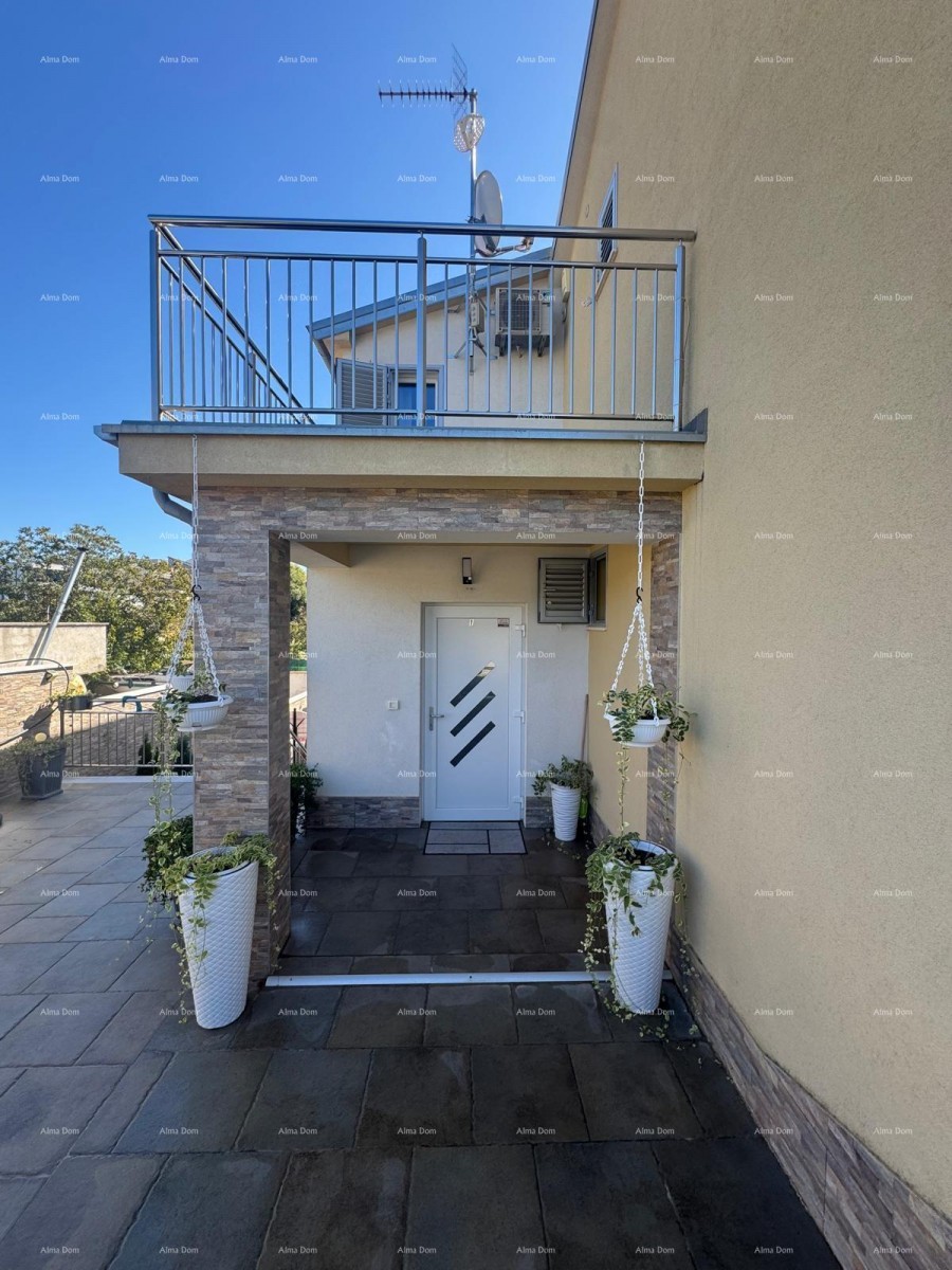 Sale - Modern duplex house with two separate residential units, Medulin! 8