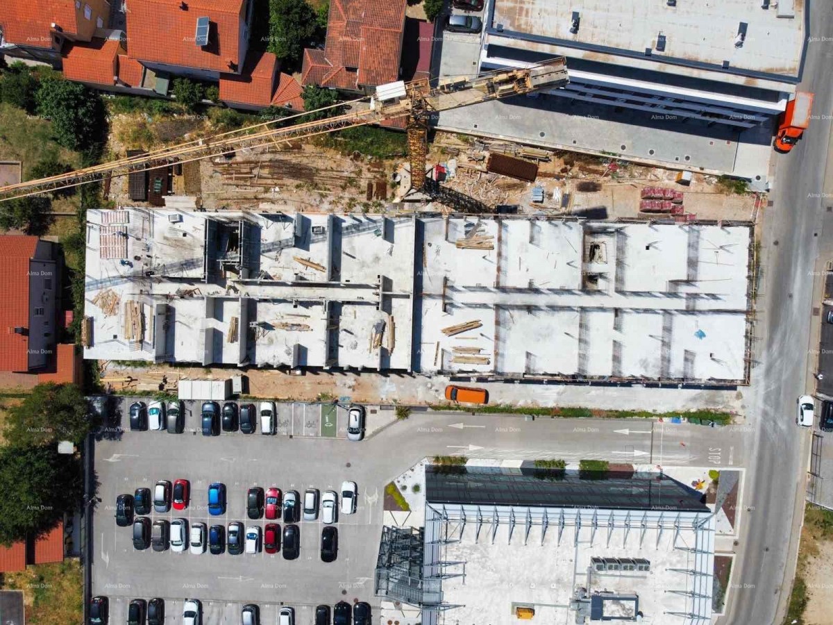 Pula. New multi-family building. Apartment for sale with parking space and storage. Close to the new hospital. S37 9