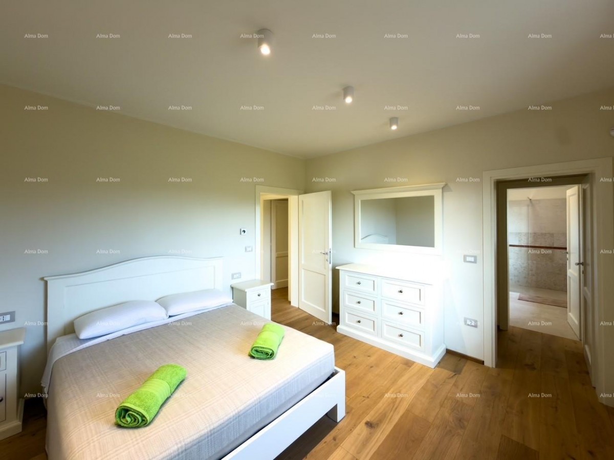 Vendiamo una villa con vista sui Brioni! 24