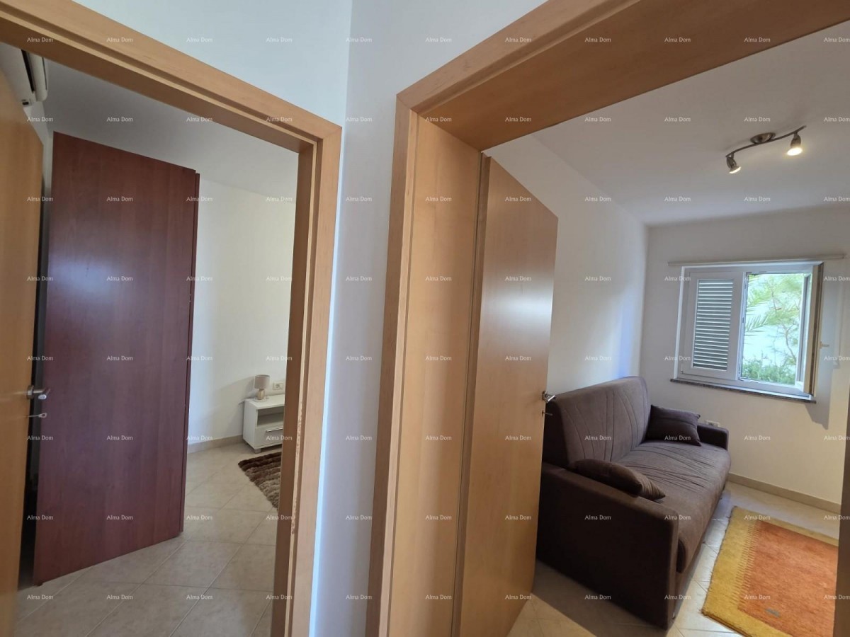 For sale: Charming 60 m² apartment, Duga Uvala, sea view 10