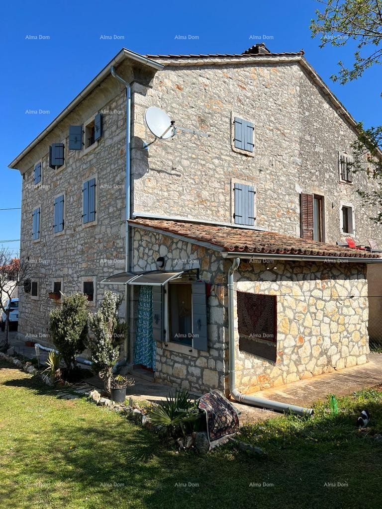 Beautiful stone House 10 km Poreč. 2