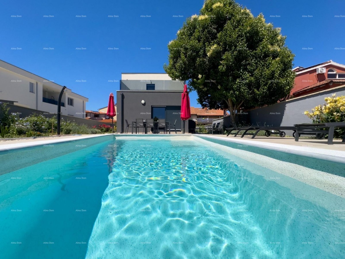 Istria, Ližnjan, 1 km to the center of Medulin, new modern house with pool for vacation. 48