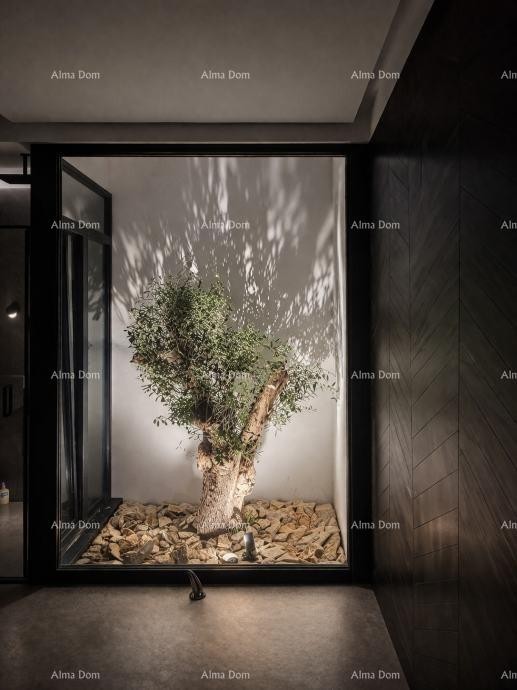 For sale: single-story house in a quiet part of Labin. 12