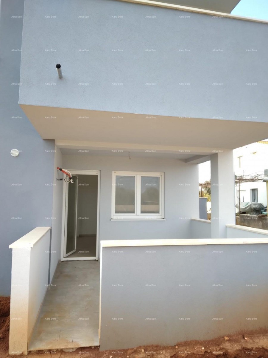 Novogradnja v Šišanu, vasi približno 7 km od Pulja. 1