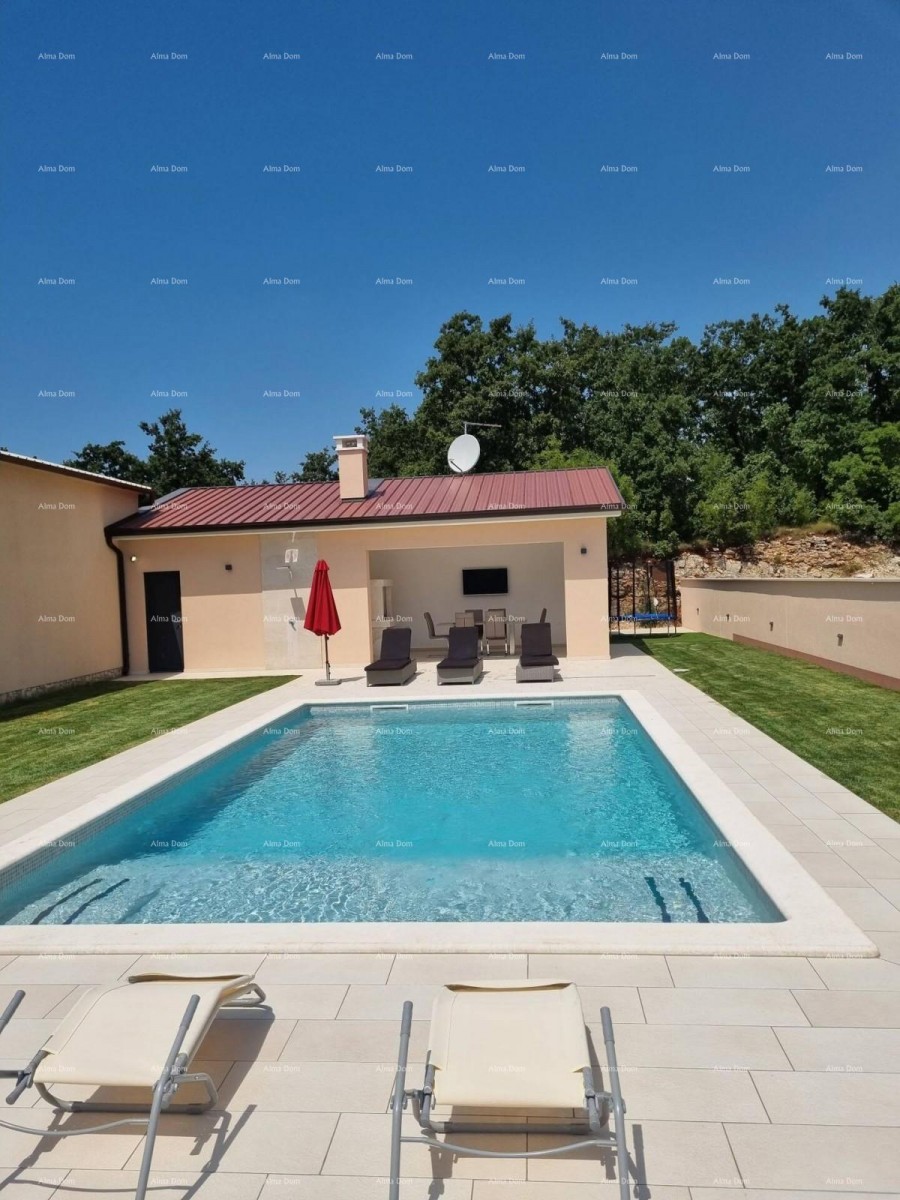 The translation of the title to Slovenian is:  