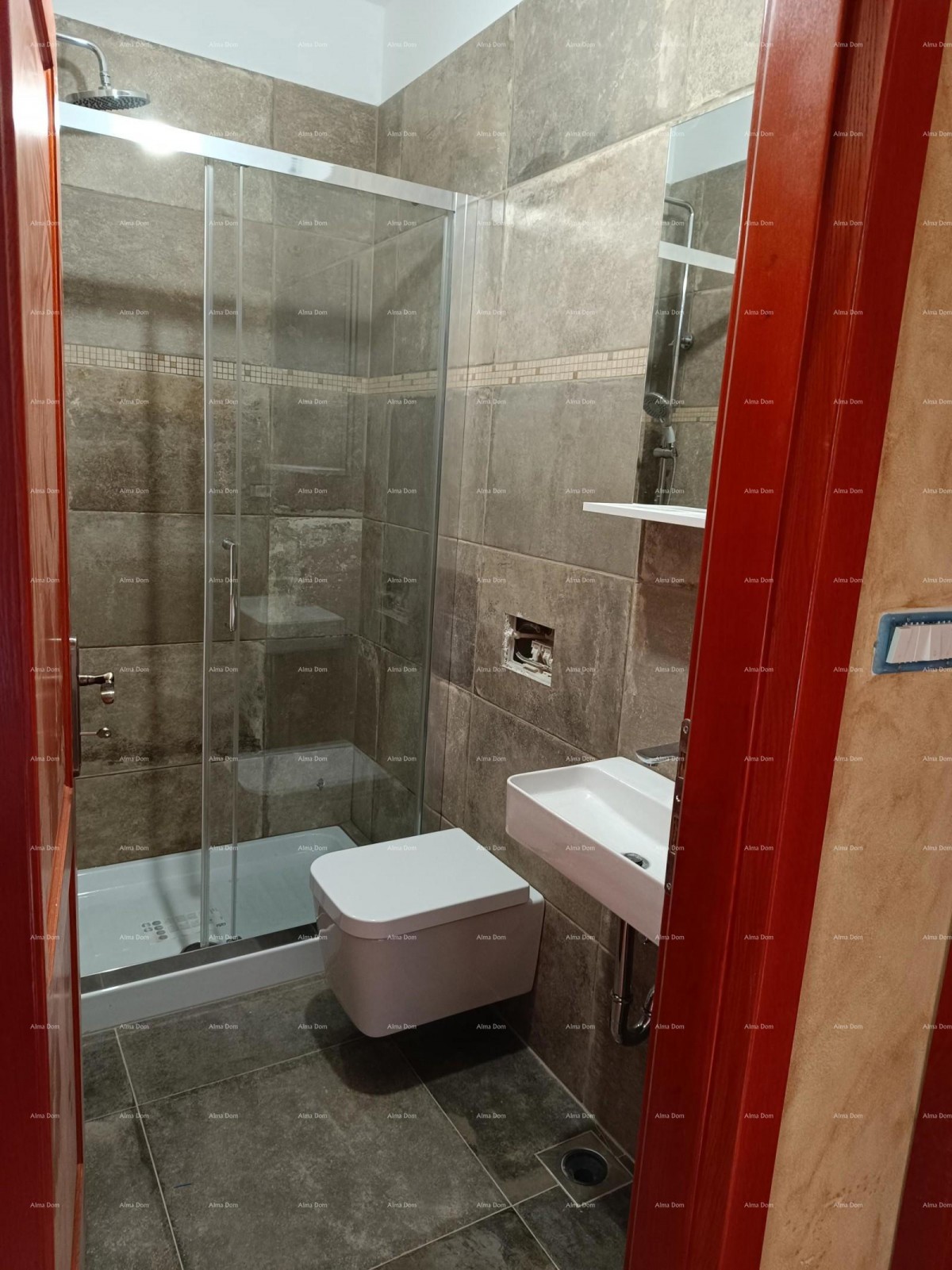 Дом с видом на озеро – Пазин 10