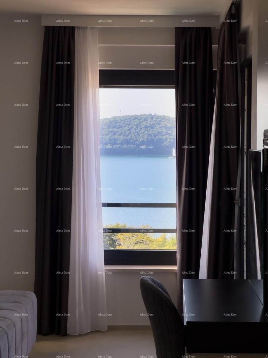 A beautiful apartment in Medulin with a garage 11