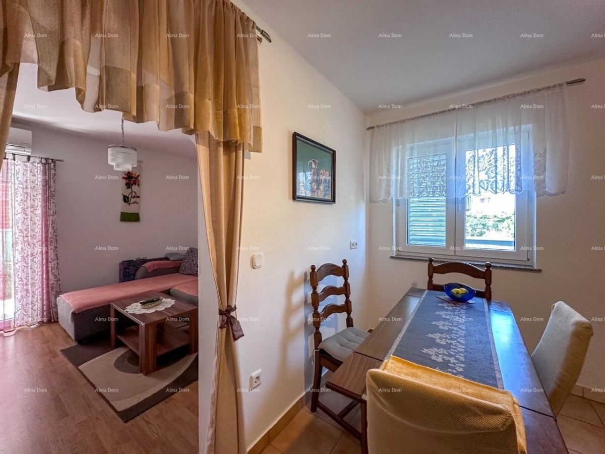 Vendiamo una casa con due appartamenti a Valbandon. 33