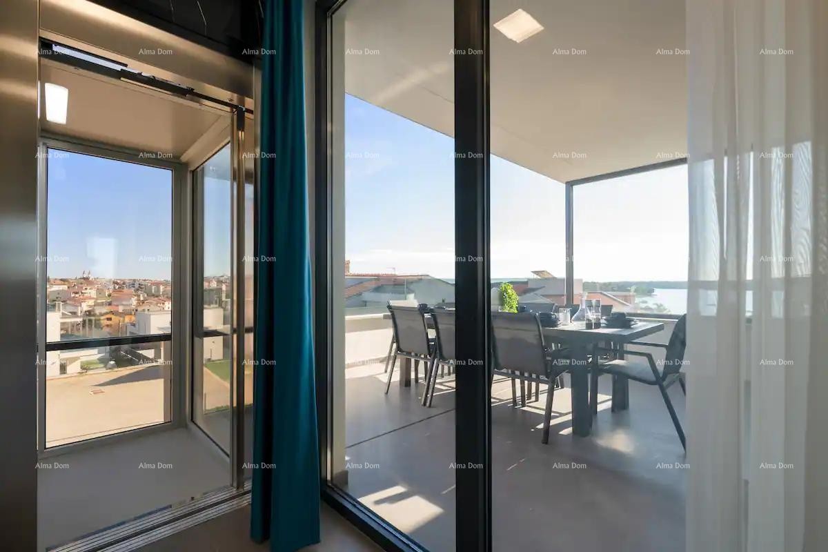 Prodamo čudovito vilo s pogledom na morje! 17