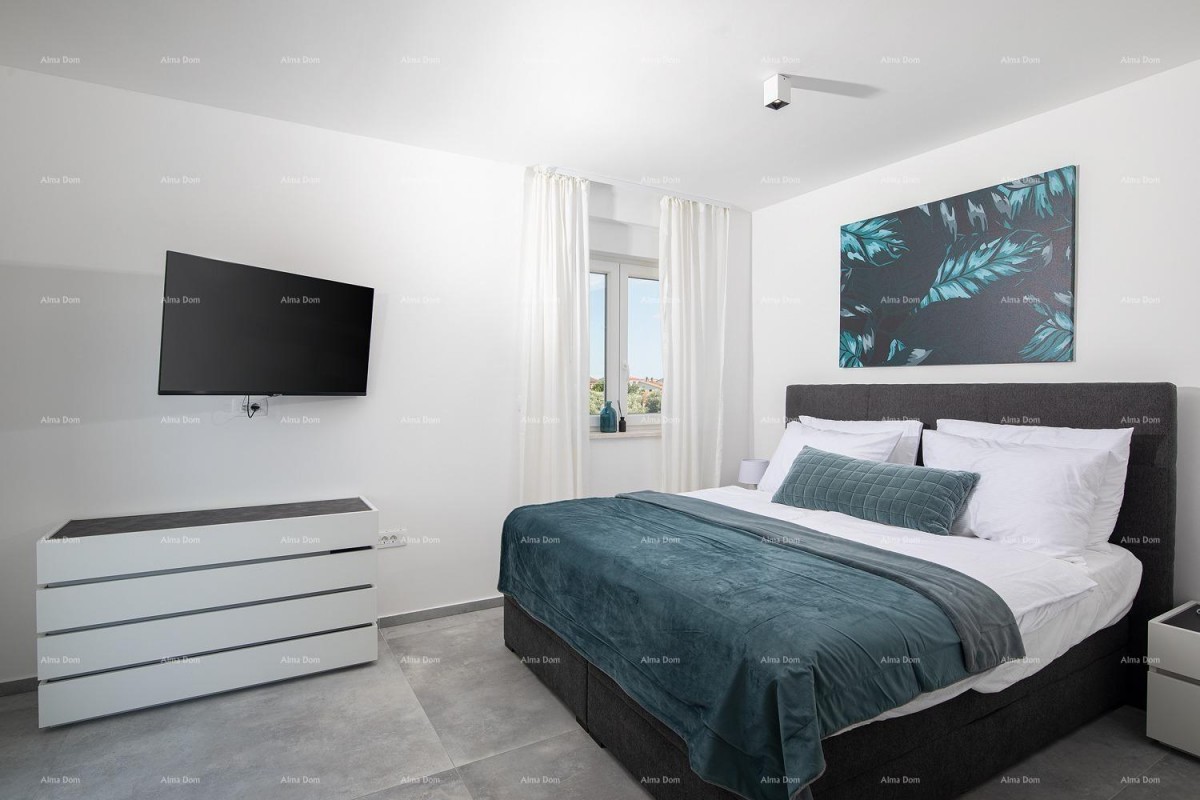 We are selling a penthouse with a sea view in Fazana 17