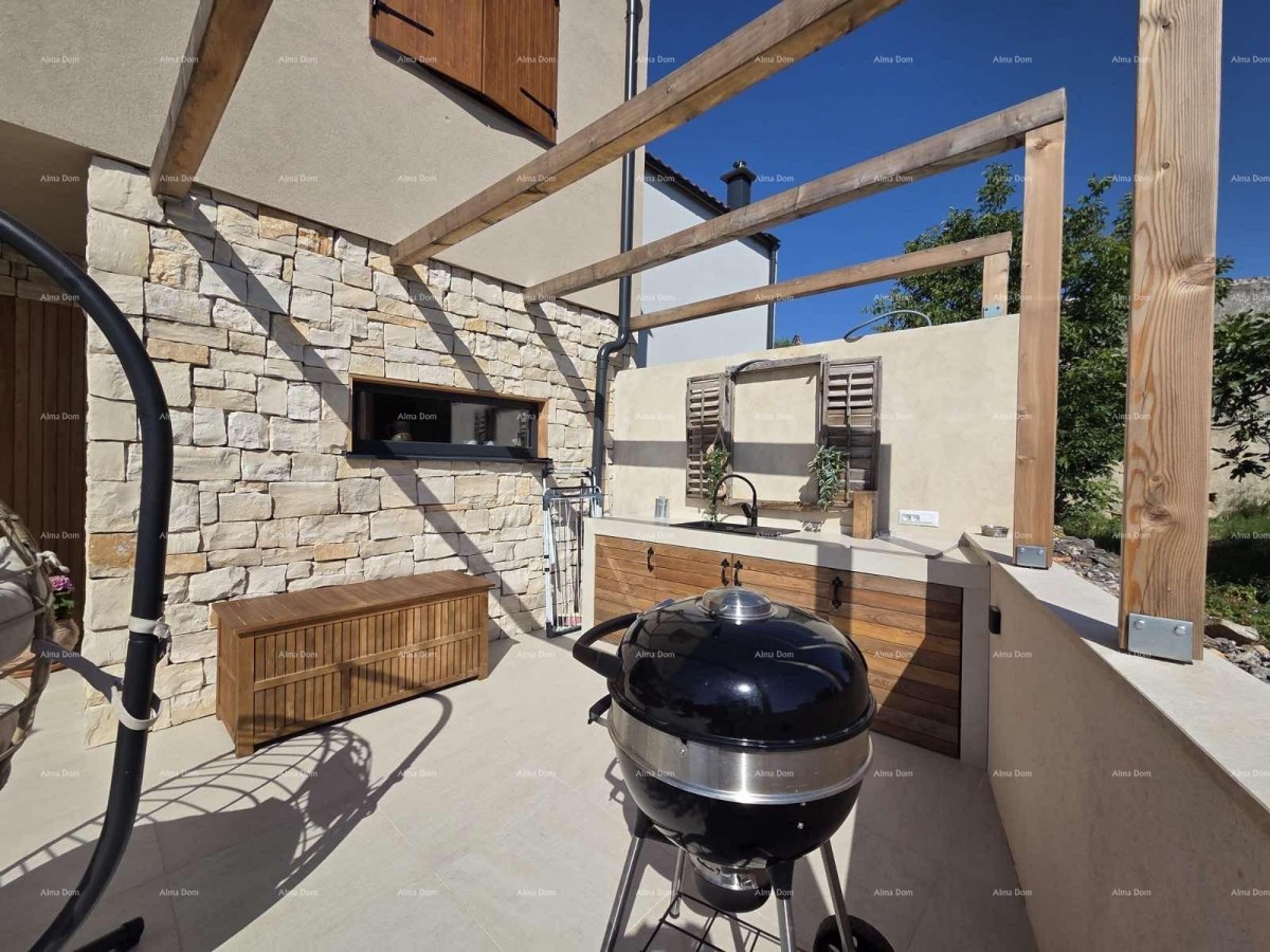 MARČANA – Casa moderna con piscina e giardino 18