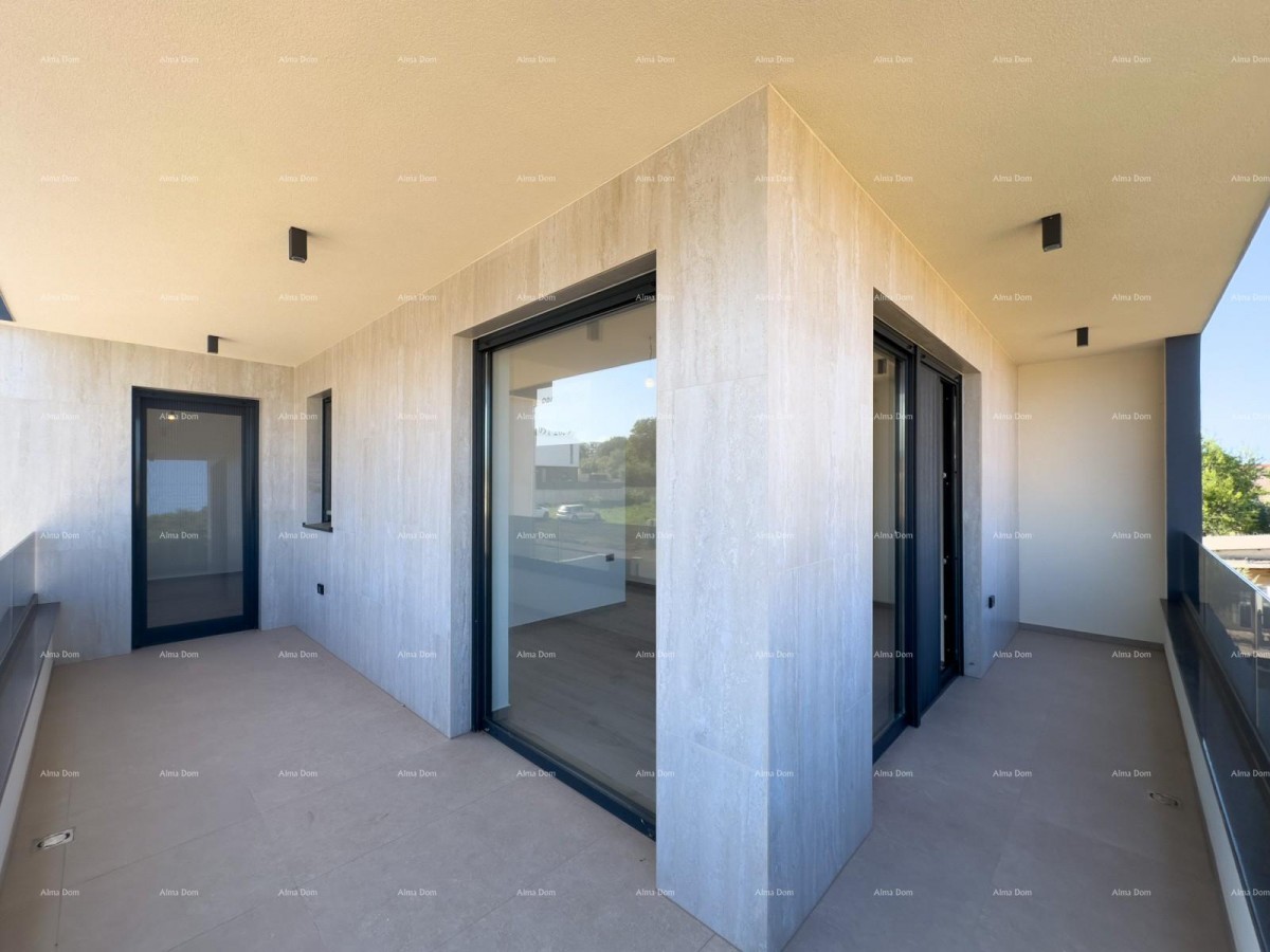 Продаем двухквартирную виллу с бассейном и гаражом 35