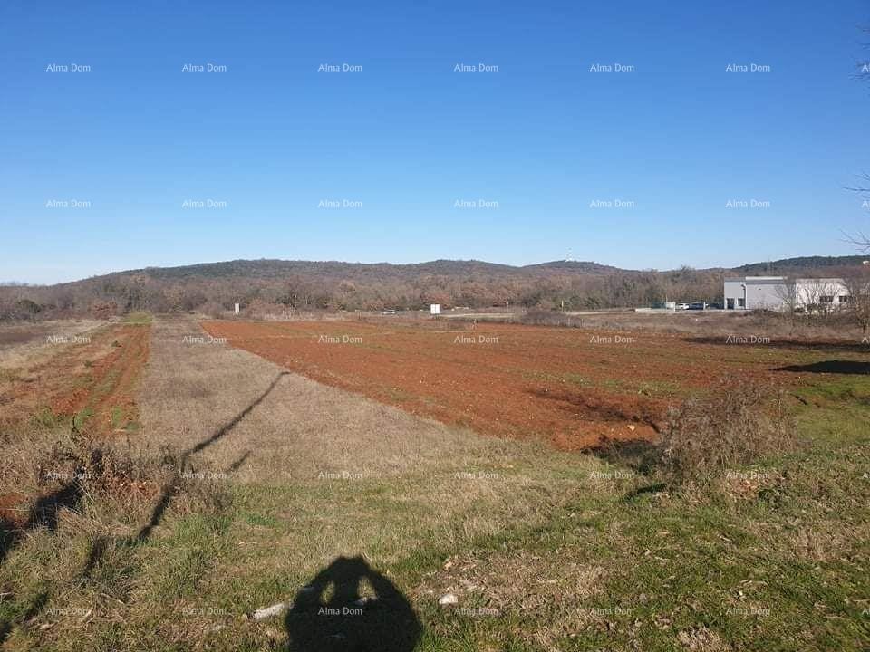 ROVINJSKO SELO - Građevinsko zemljište površine 5234 m2 POSLOVNO STAMBENA IZGRADNJA. 1