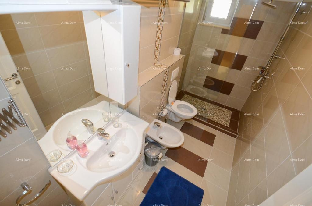 Sale - House with 4 residential units - vicinity of Višnjan! 12