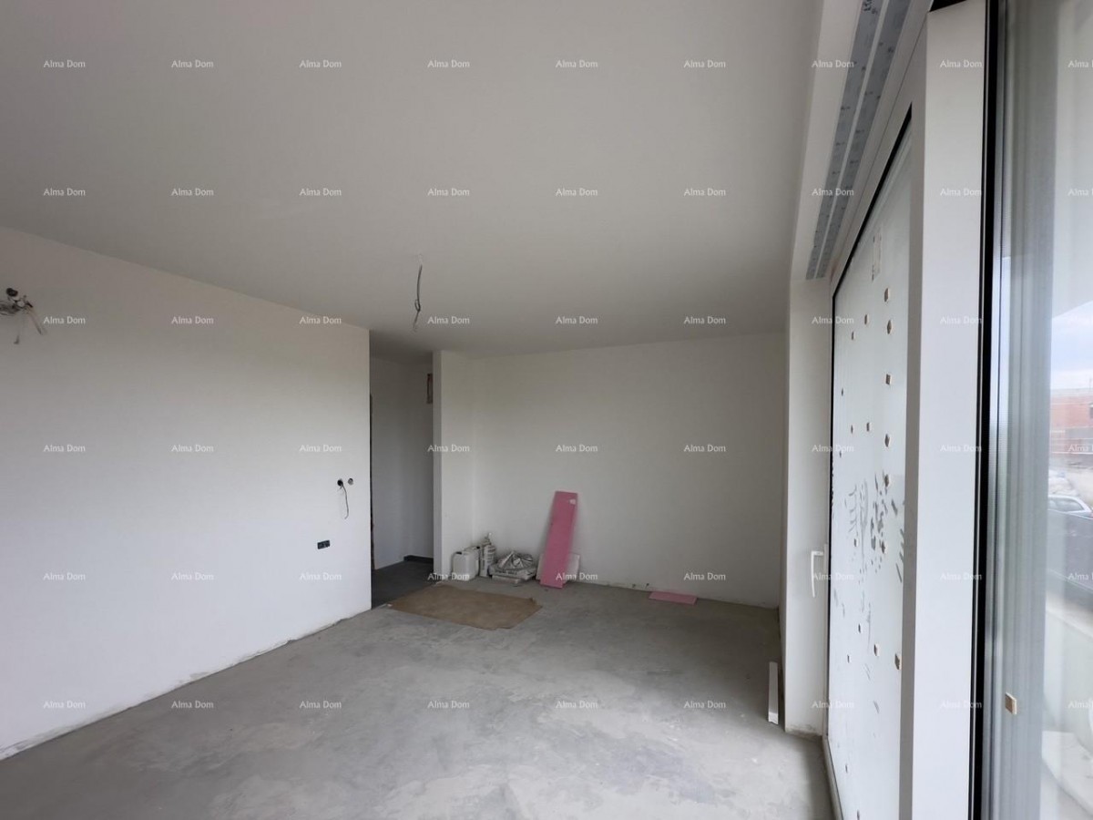 Prodamo hišo na odlični lokaciji. Blizu marine. 12