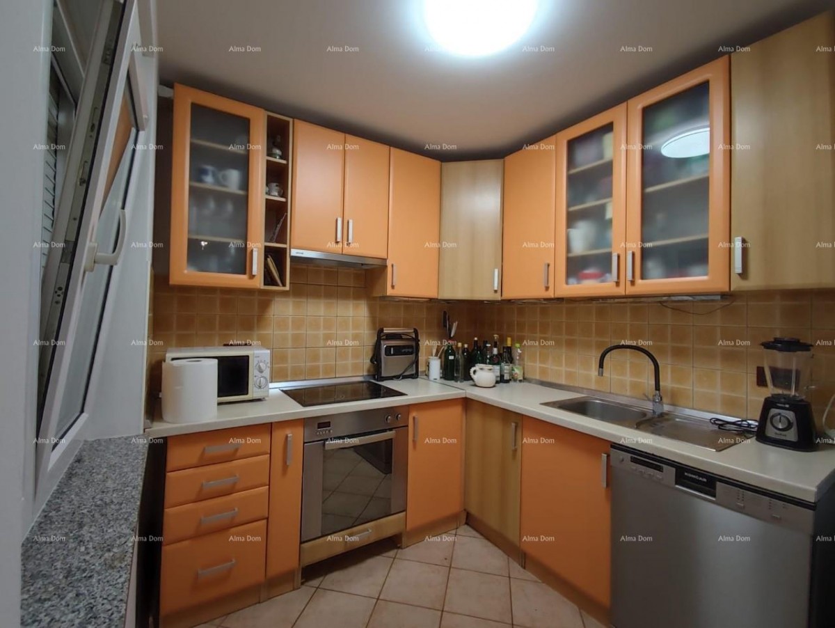 A 2 bedroom apartment in Pula is for sale. Dolinka. 2