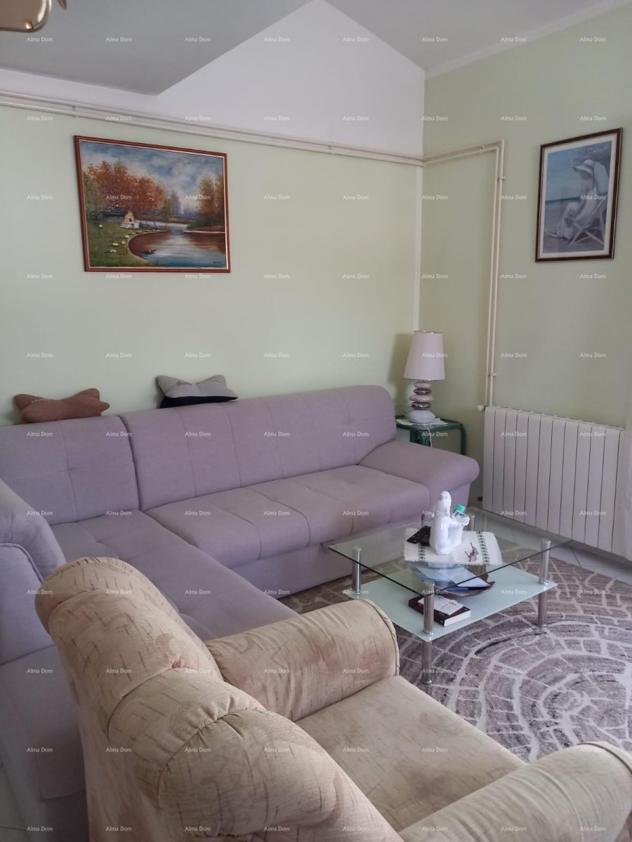 For sale: Family house in Pula with a separate apartment. 1