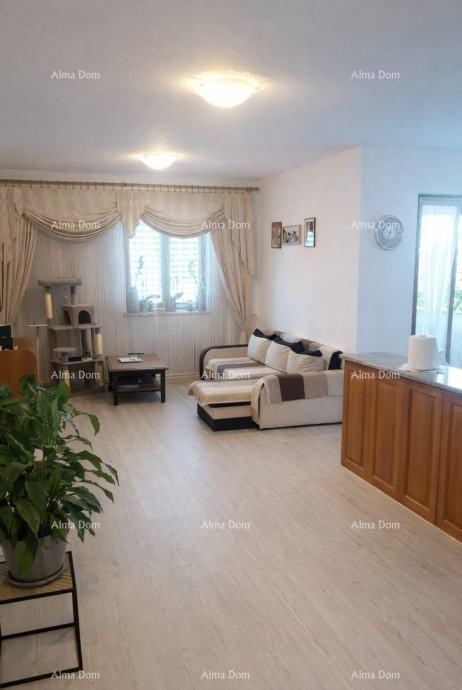 Rovigno – immobile con due appartamenti con vista mare e posto auto 2