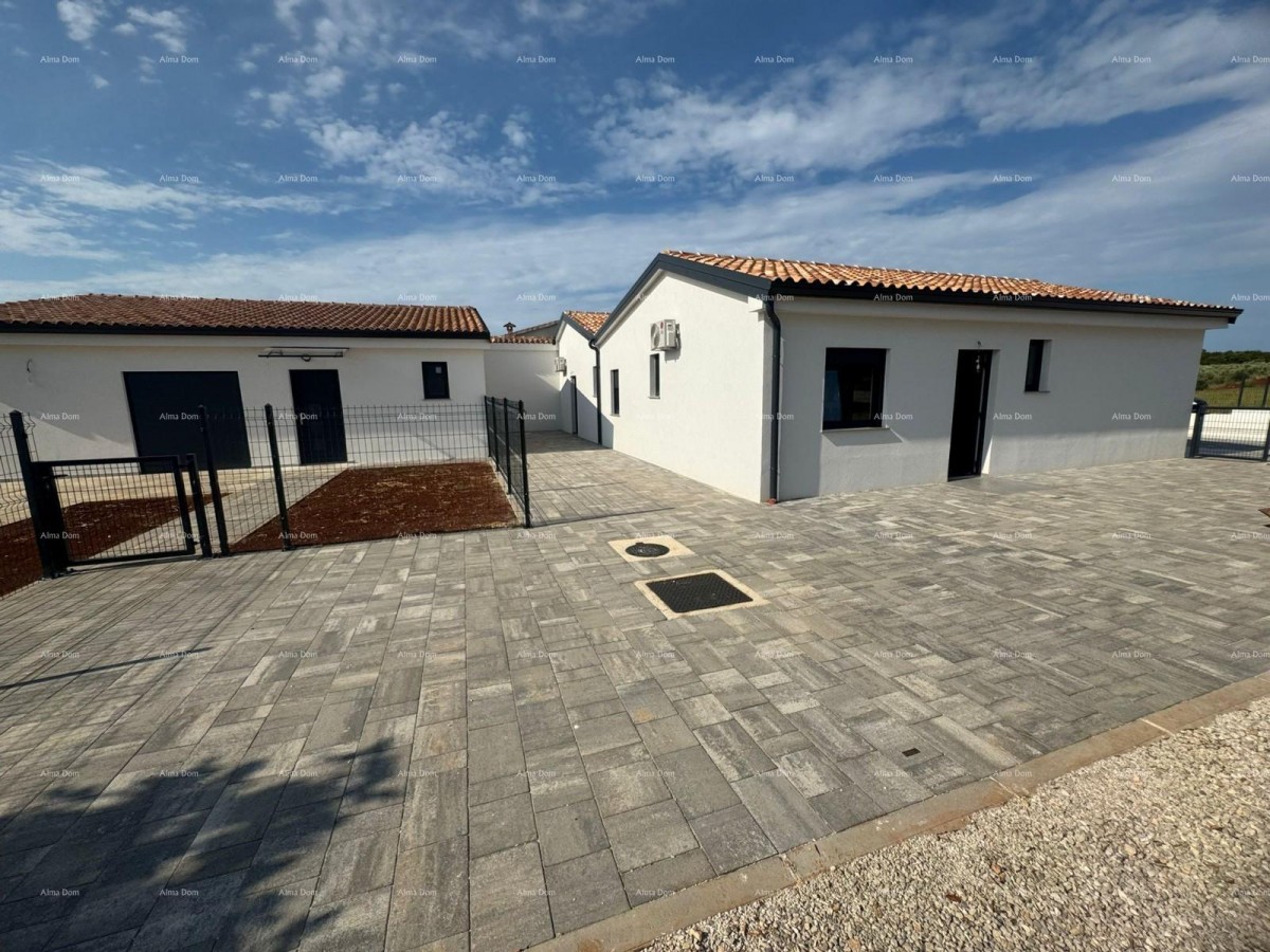 Prodaja - dvojna kuća s grijanim bazenom, okolica Poreča! 16