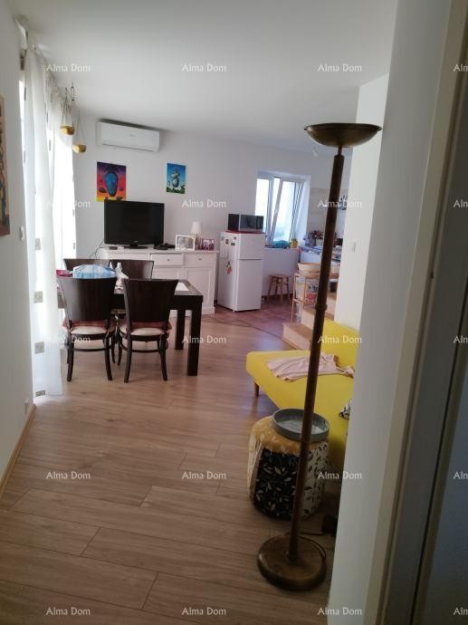 Prodaje se dvoetažni stan, 82 m2, u Brtonigli 2