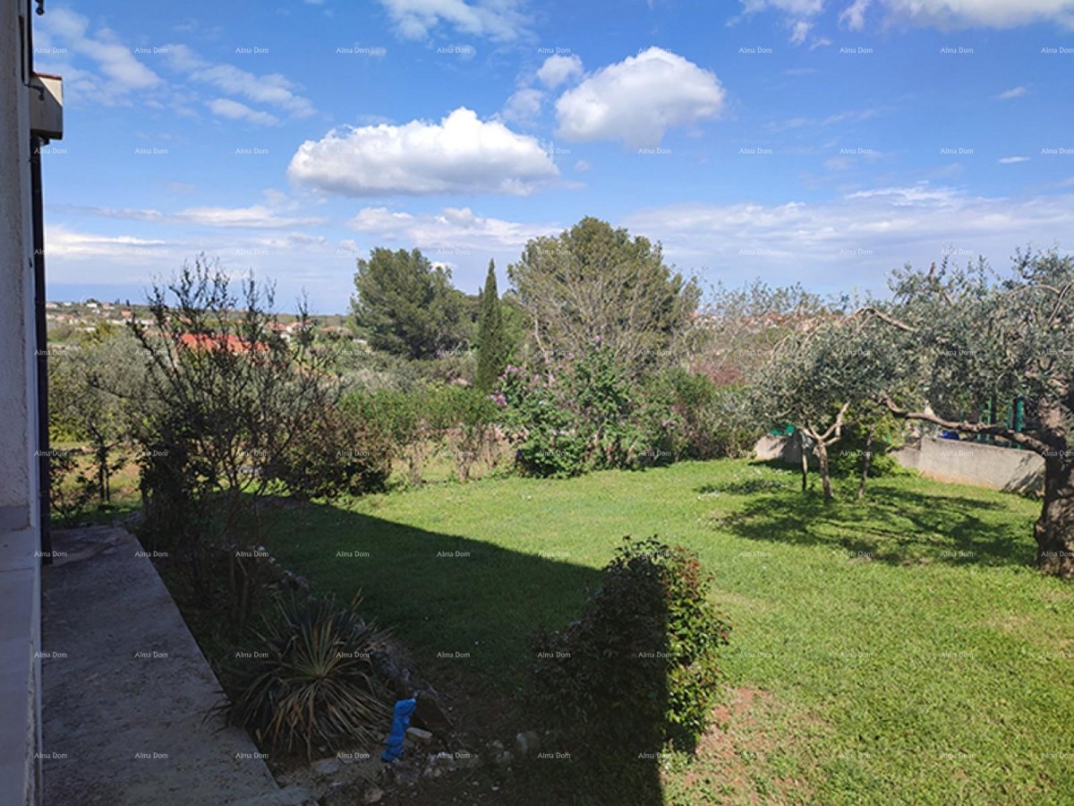 PULA – Škatari, family detached house with a large yard 15