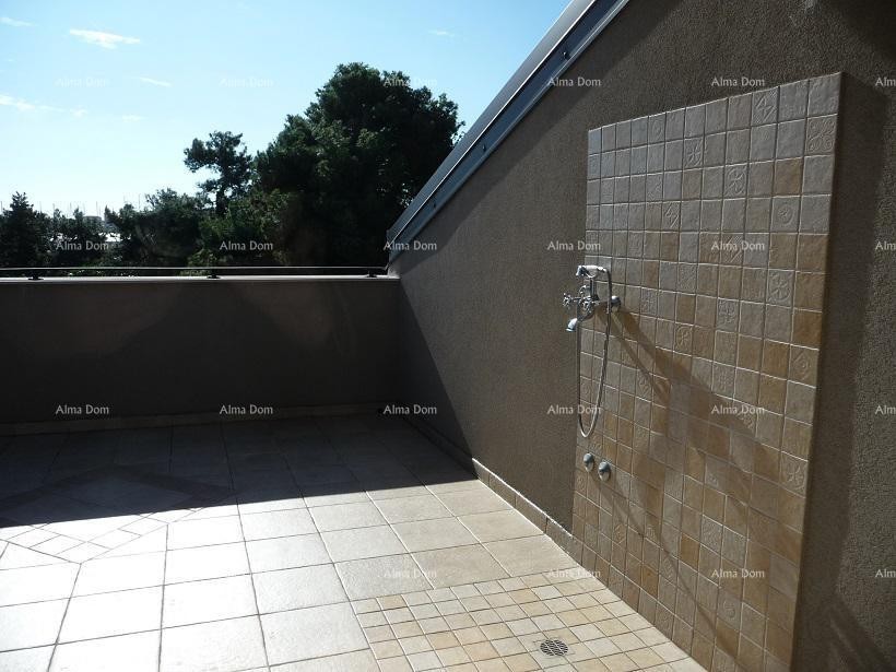 Продается большой и красивый дом в Умаге 13