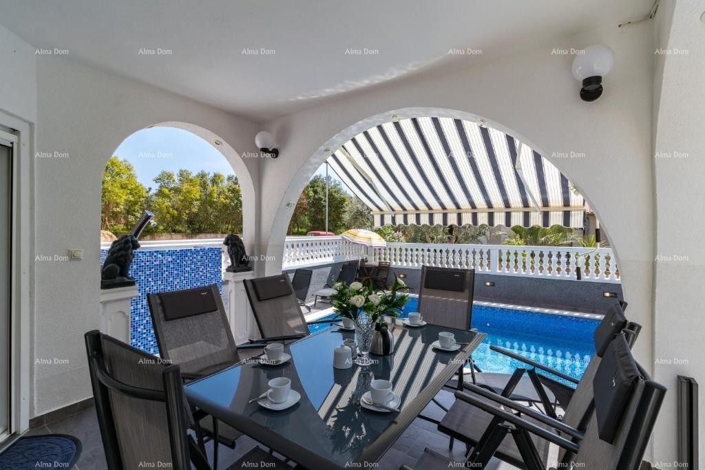 Medulin, apartment with pool. 13