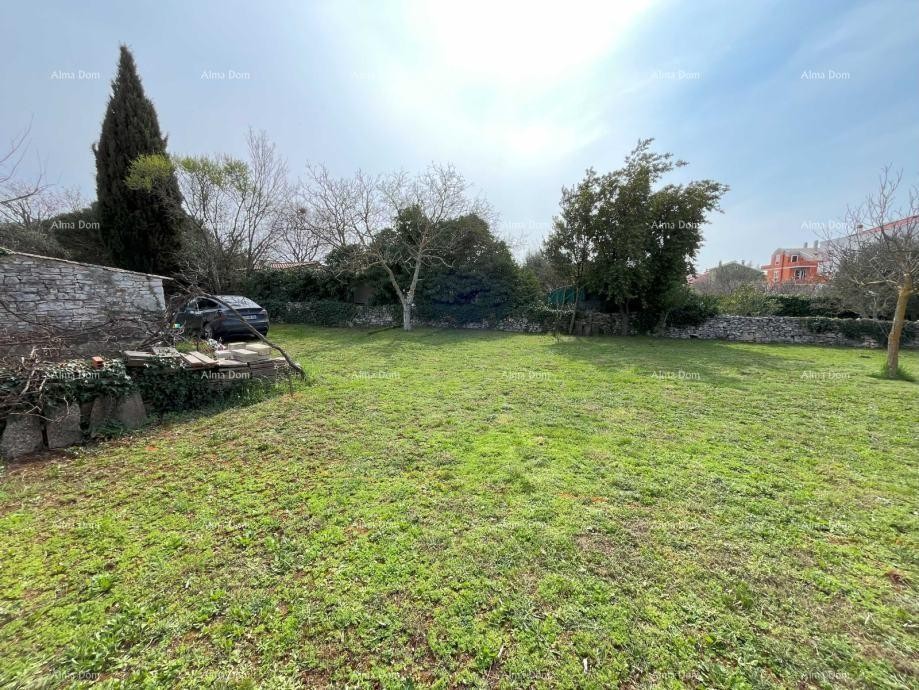 Peroj, građevinsko zemljište površine 1336 m² 1