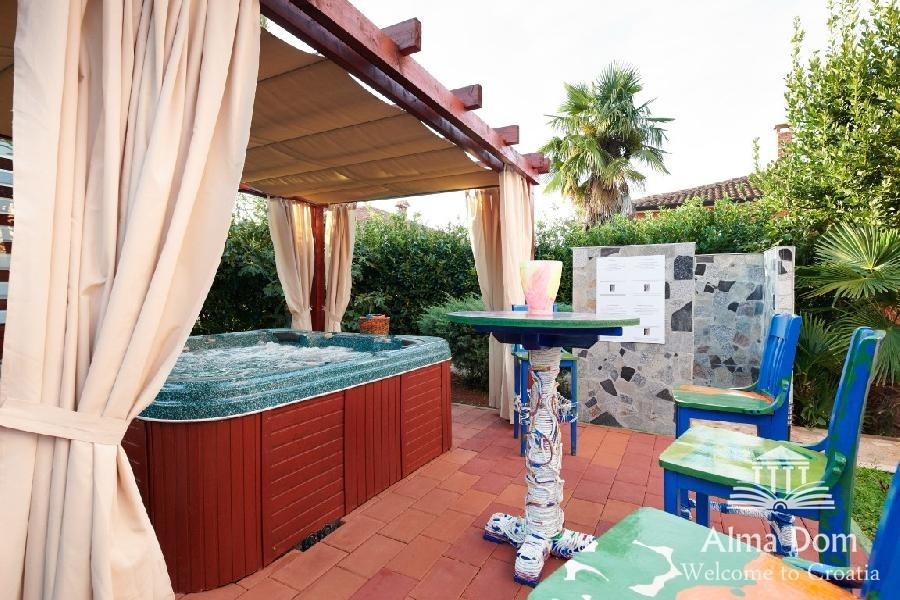 Kuća , blizina grada Umaga. 1