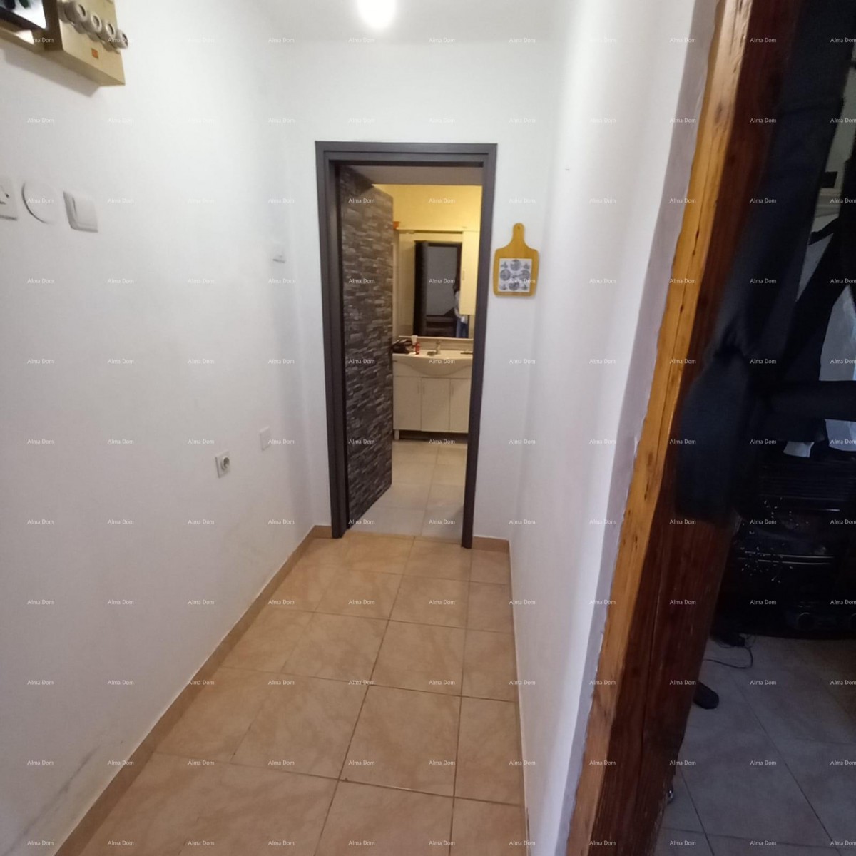 In vendita: affascinante casa istriana con ampio cortile – Valtura 17