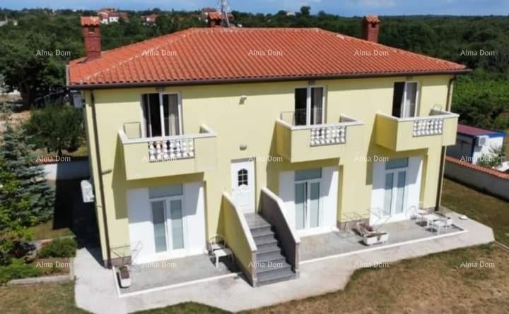 Umag. A beautiful house with six apartments. 2