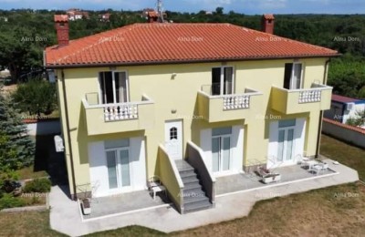 Umag. Lepa hiša s šestimi apartmaji.