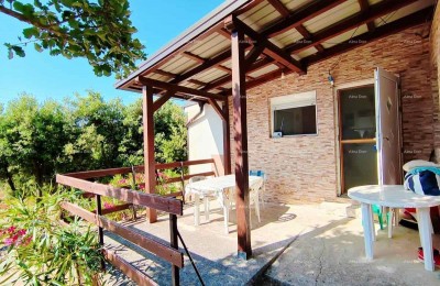 Kavran, Samostojeća kuća s pogledom na more