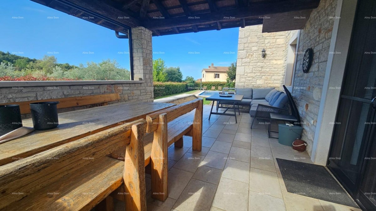 Prostrana hiša s bazenom v Svetem Lovreču - popoln dom za družino 18