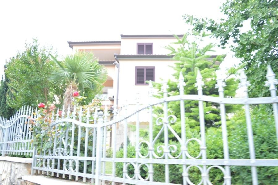 Detached near the beach! 9