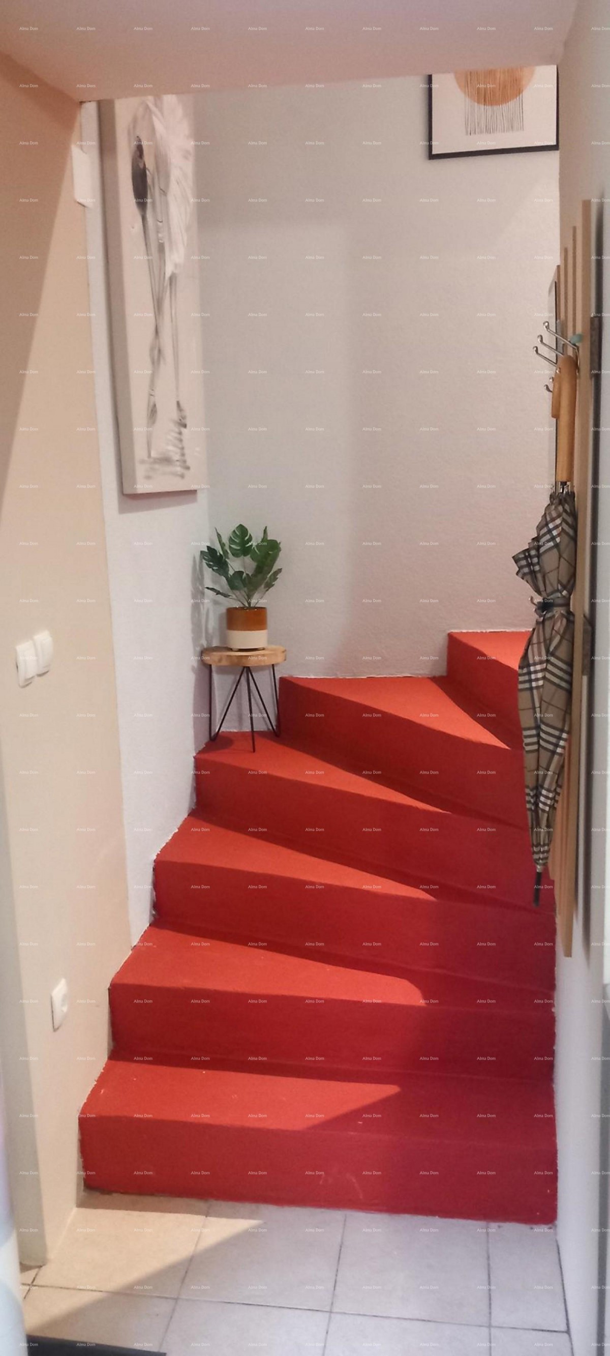 For sale: beautifully decorated apartment, Kavran 12