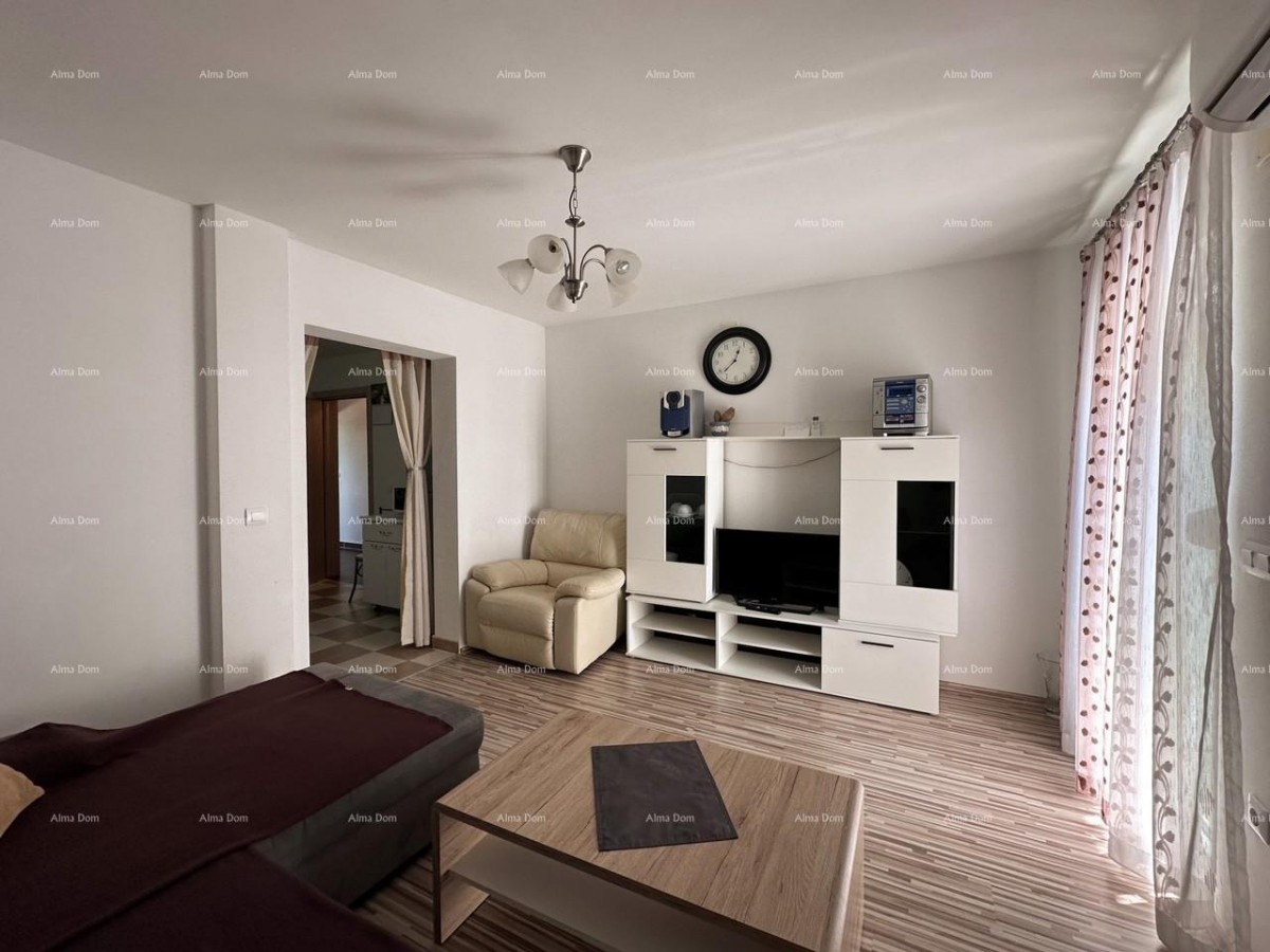 Vendiamo una casa con due appartamenti a Valbandon. 19