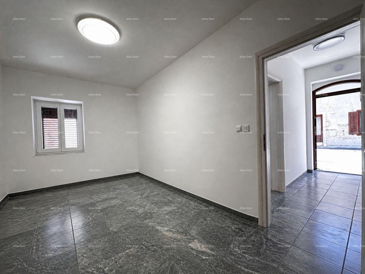 Пула, центр – полностью отремонтированная квартира, 49,33 м², две спальни 5