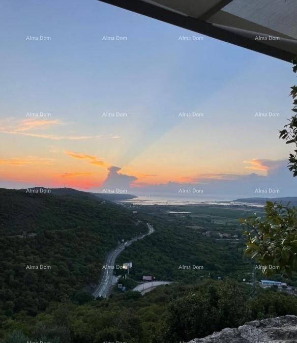 КАШТЕЛ – Строительный участок 1.500 м² с панорамным видом 1