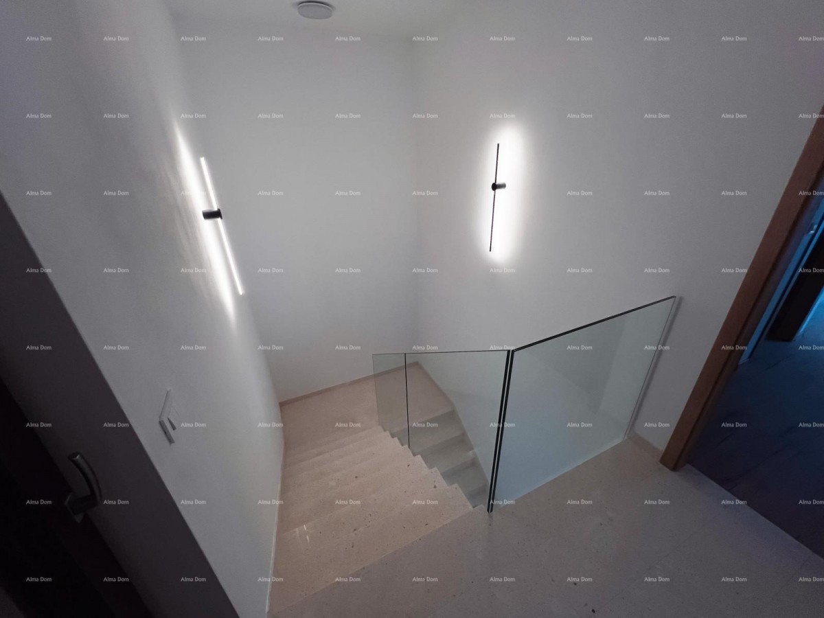 Top location, Pomer! Modern two-story house with pool and jacuzzi! 26