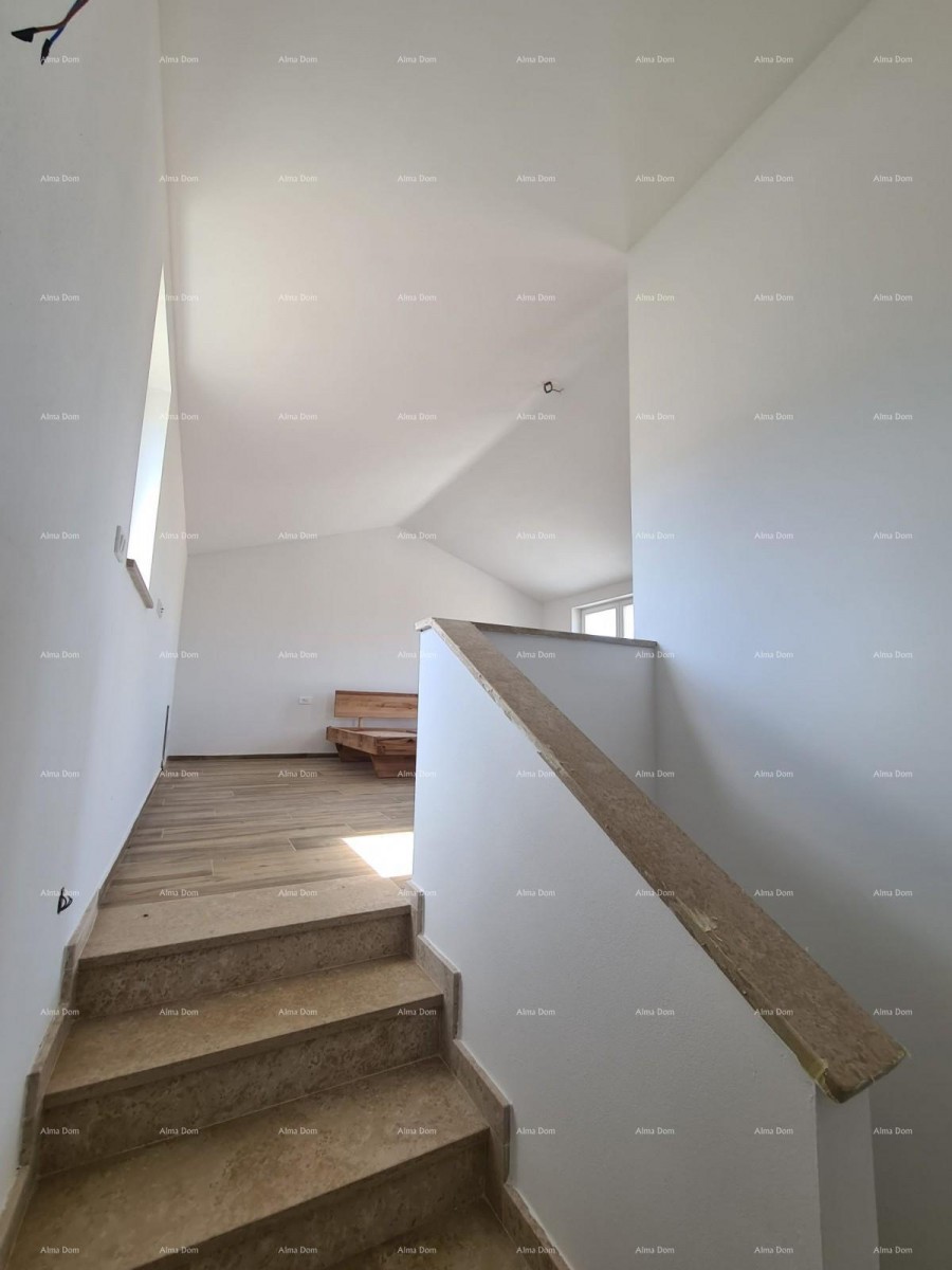 Elegante villa in un ambiente tranquillo vicino al mare con vista su vigneti e uliveti 4